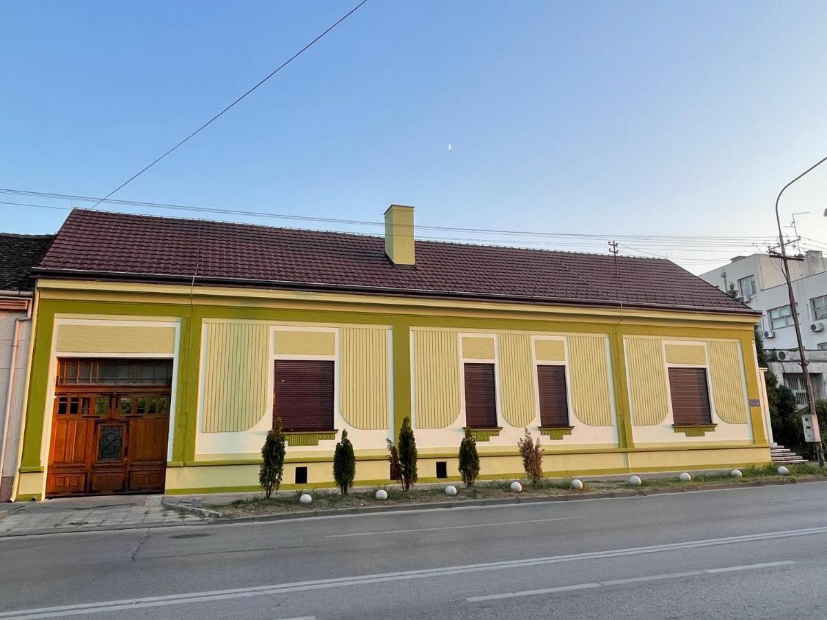 Pb Urban Garden Stay With Secured Parking Сремска-Митровица Экстерьер фото