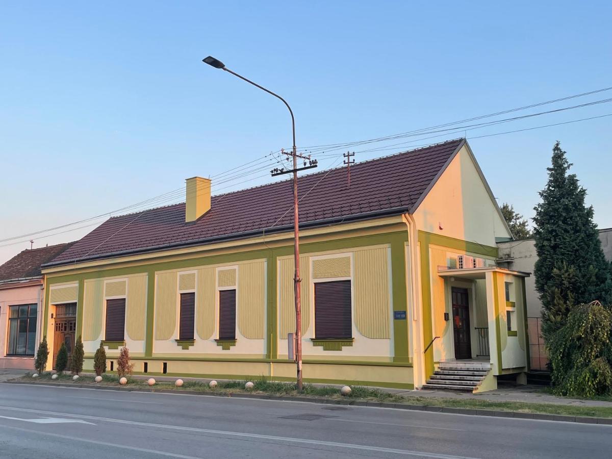 Pb Urban Garden Stay With Secured Parking Сремска-Митровица Экстерьер фото