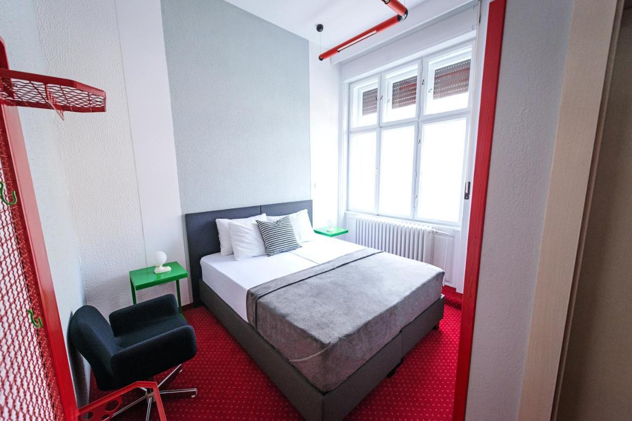 Pb Urban Garden Stay With Secured Parking Сремска-Митровица Экстерьер фото